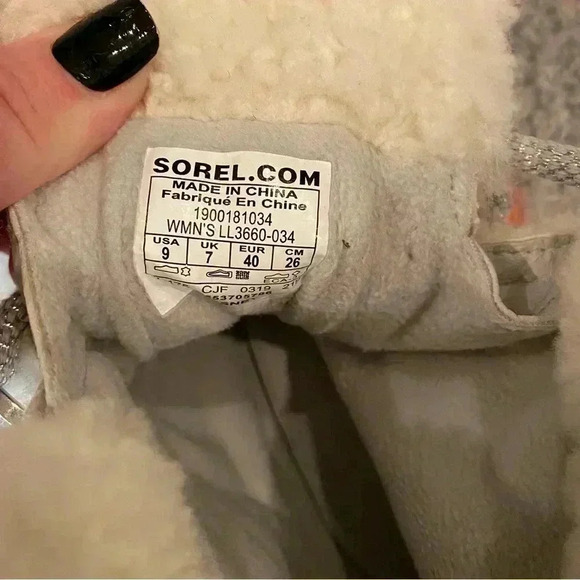 Disney X Sorel Joan of Arctic II - Picture 9 of 10